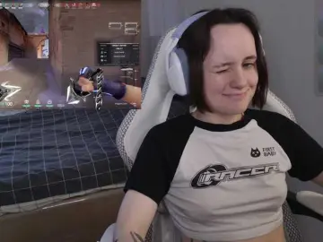 Bongacams Watch Live Sex Cams of LunaL0ve