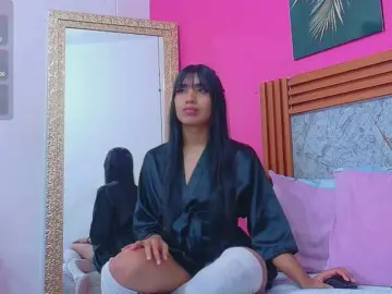 Bongacams Sex Chat of littleeemiily