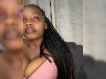 Bongacams Free Porn Cam of Curvy-maxy9