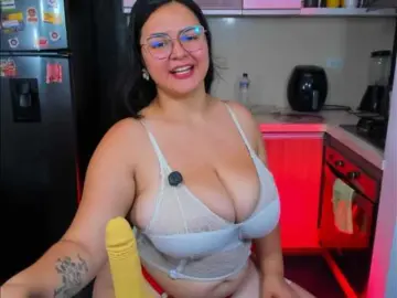 Bongacams Adult Video Chat of LunaaHatzel