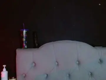 Bongacams Free Porn Cam of Red-moonn