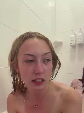 Cam4 Live Sex of raelynnbby