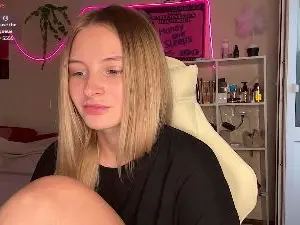 Cam4 Free Live Porn of BlazingBlonde
