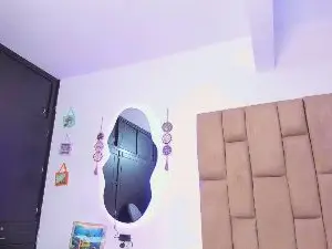 Cam4 Free Live Porn of adry_moon