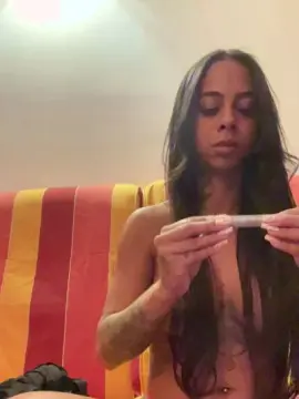 Cam4 Free Live Porn of Iasmin23