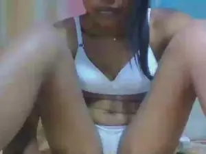 Cam4 Sex Cam of Loulouhottie