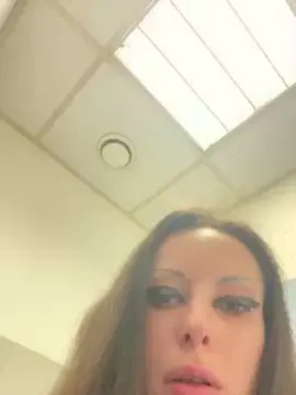 Cam4 Watch Live Sex Cams of bigiulia42gcom2