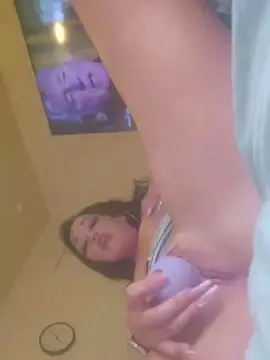 Cam4 Live Porn of 34baby