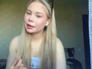 Cam4 Live Porn of MinnaNephew