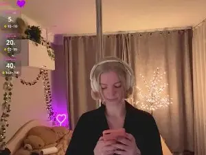 Cam4 Watch Live Sex Cams of MinaElberson