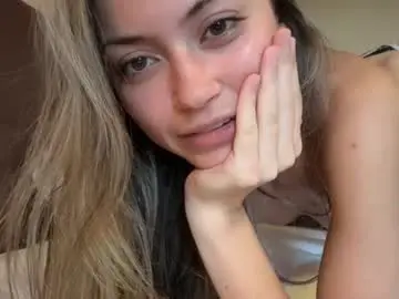 Chaturbate Live Sex Cam of luna_oxox