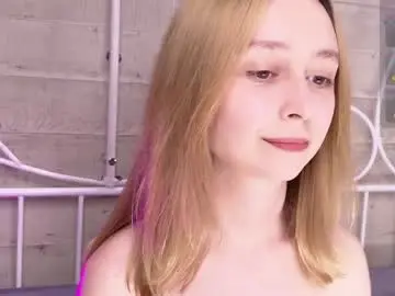 Chaturbate Live Sex Cam of sweatee_fluff