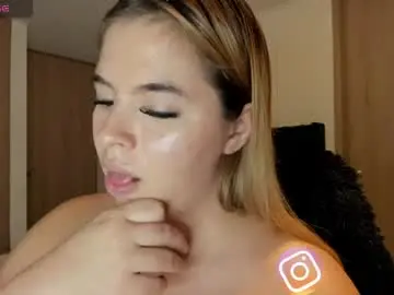 Chaturbate Live Porn of mariadanielasanchez