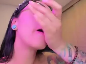 Chaturbate Live Sex Cam of alice_rausing