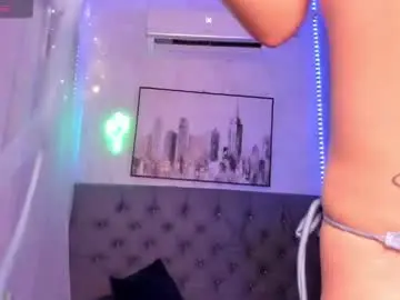 Chaturbate Live Sex Cam of karolina_vince