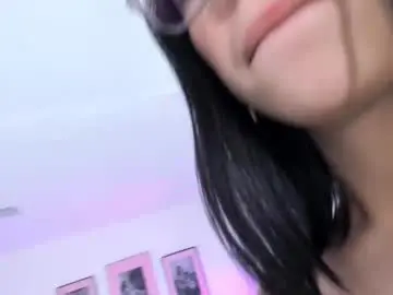 Chaturbate Live Sex Cam of zenith_glow