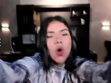 Chaturbate Free Live Porn of mialaurence_