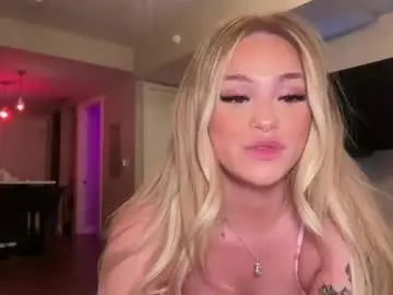 Chaturbate Live Sex Cam of ari_02
