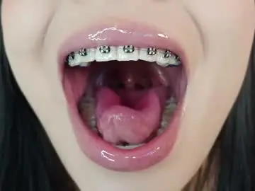 Chaturbate Watch Live Sex Cams of mia_roux1