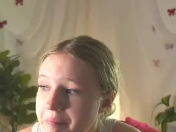 Chaturbate Best live sex cam show of emilyhewell