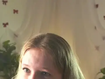 Chaturbate Live Sex Cam of emilyhewell