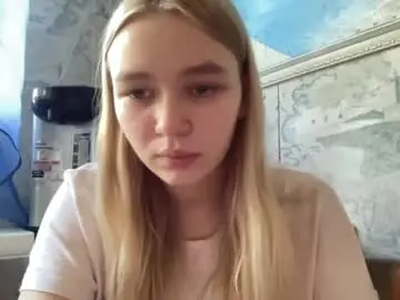 Chaturbate Live Sex Cam of cherryleija