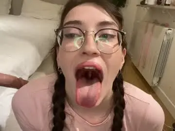 Chaturbate Live Sex Cam of kellyberry__