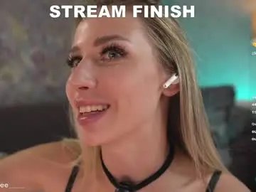 Chaturbate Live Sex Cam of misstics_