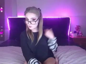 Chaturbate Adult Video Chat of shysweetrish