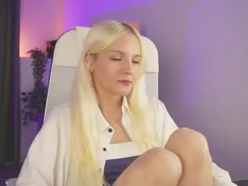 Chaturbate Live Sex Cam of violamore