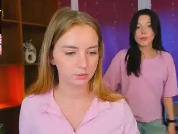 Chaturbate Live Sex Cam of isabella_misis