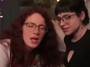 Chaturbate Live Sex Cam of little_poetry