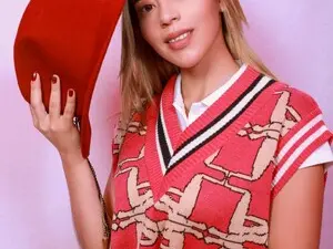 Myfreecams Watch Live Sex Cams of Carolblonde
