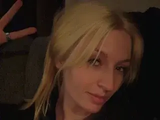 Streamate Adult Video Chat of LunethMirelda