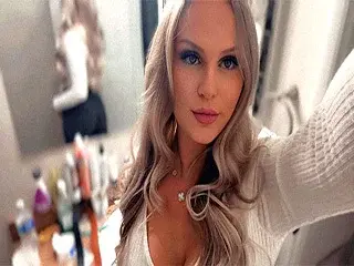 Streamate Live Sex Cam of TiffanySkyyXo