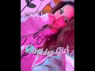 Streamate Best live sex cam show of Alyx_Singer