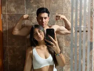 Streamate Live Sex Cam of scarlataandluca