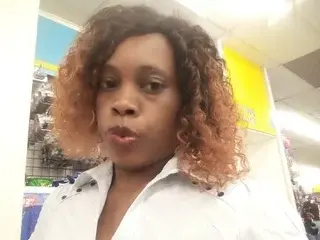 Streamate Free Porn Cam of ShyQueen25