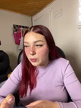 Stripchat Nude Webcam of Karen18_boobs