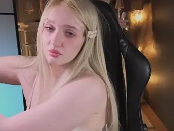 Stripchat Live Sex Cam of ELLIEJAY