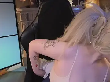 Stripchat Live Sex Cam of ELLIEJAY