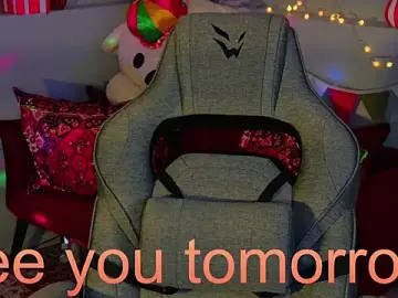 Stripchat Free Porn Cam of KiraMontoya