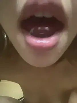Stripchat Free Live Porn of yuer_your