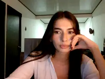 Stripchat Adult Webcams of Coralinee_01