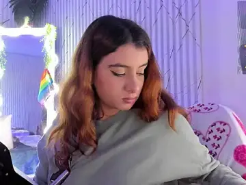 Stripchat Live Sex Cam of Naomy_tay1
