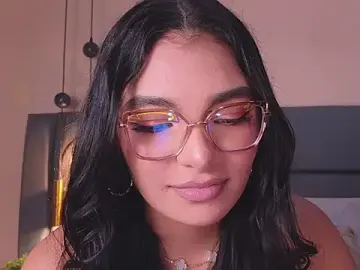 Stripchat Live Sex Cam of LunaAspen_