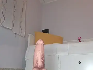 Stripchat Sex Cam of TinyMika