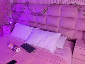 Stripchat Free Porn Cam of HannaRhodes