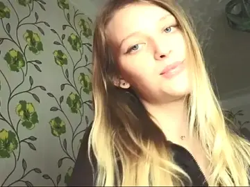 Stripchat Live Sex Cam of StarFrom_Hell