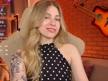 Stripchat Best live sex cam show of EllieCutes